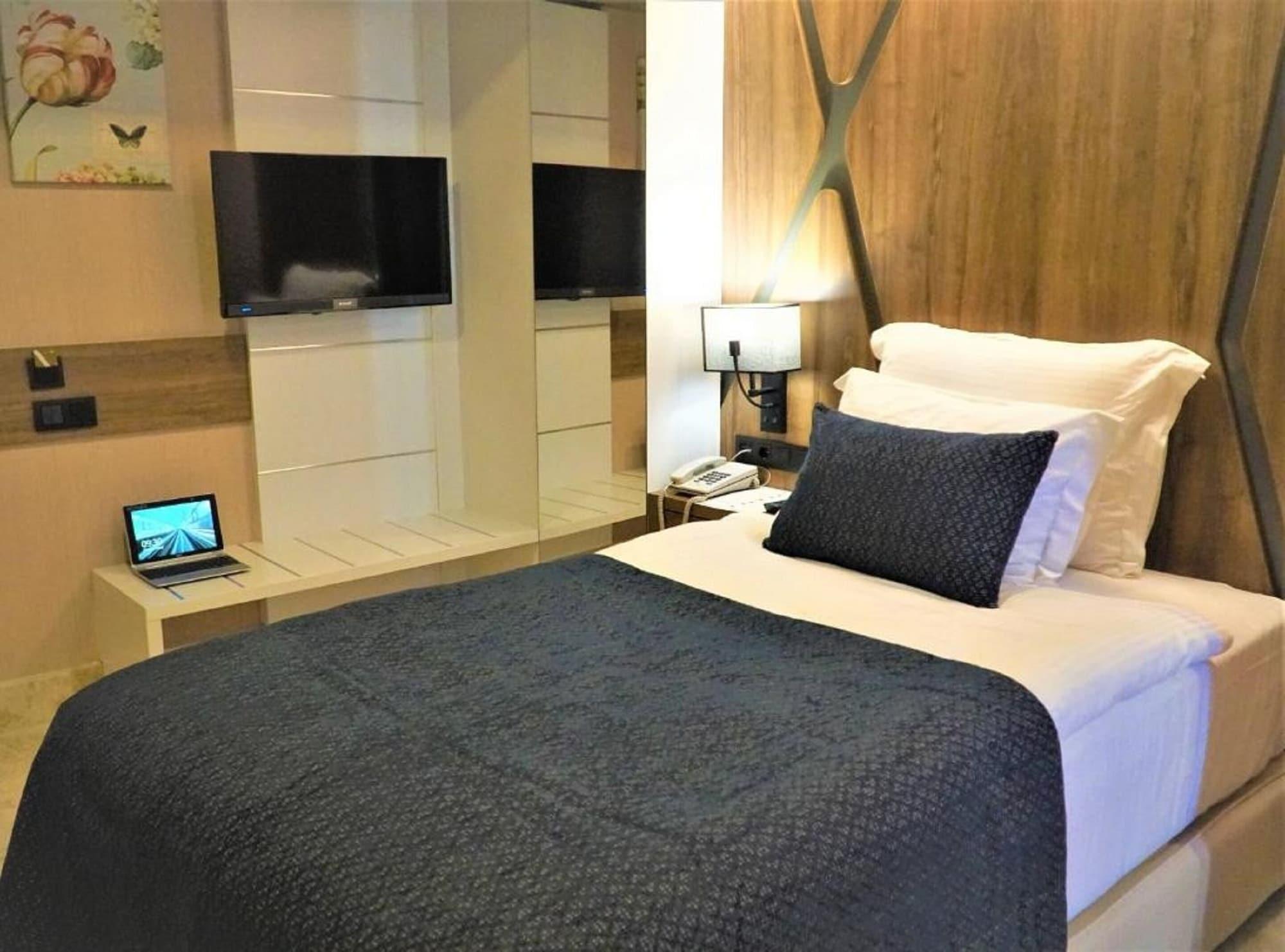 Extenso Hotel Gaziemir Екстер'єр фото