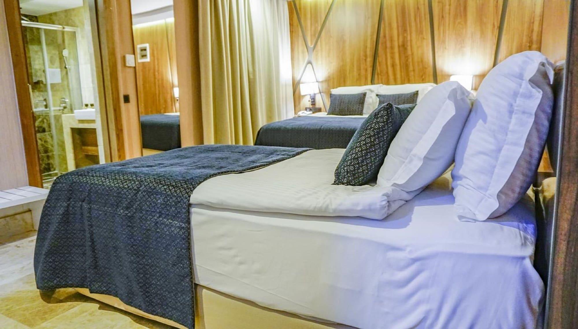 Extenso Hotel Gaziemir Екстер'єр фото