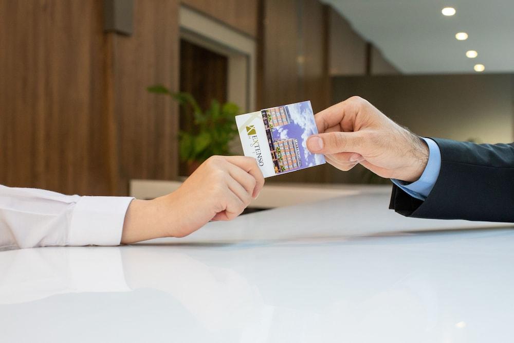 Extenso Hotel Gaziemir Екстер'єр фото