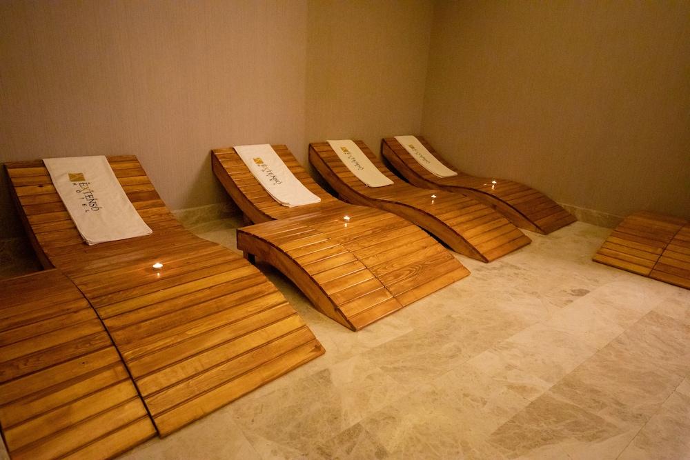 Extenso Hotel Gaziemir Екстер'єр фото